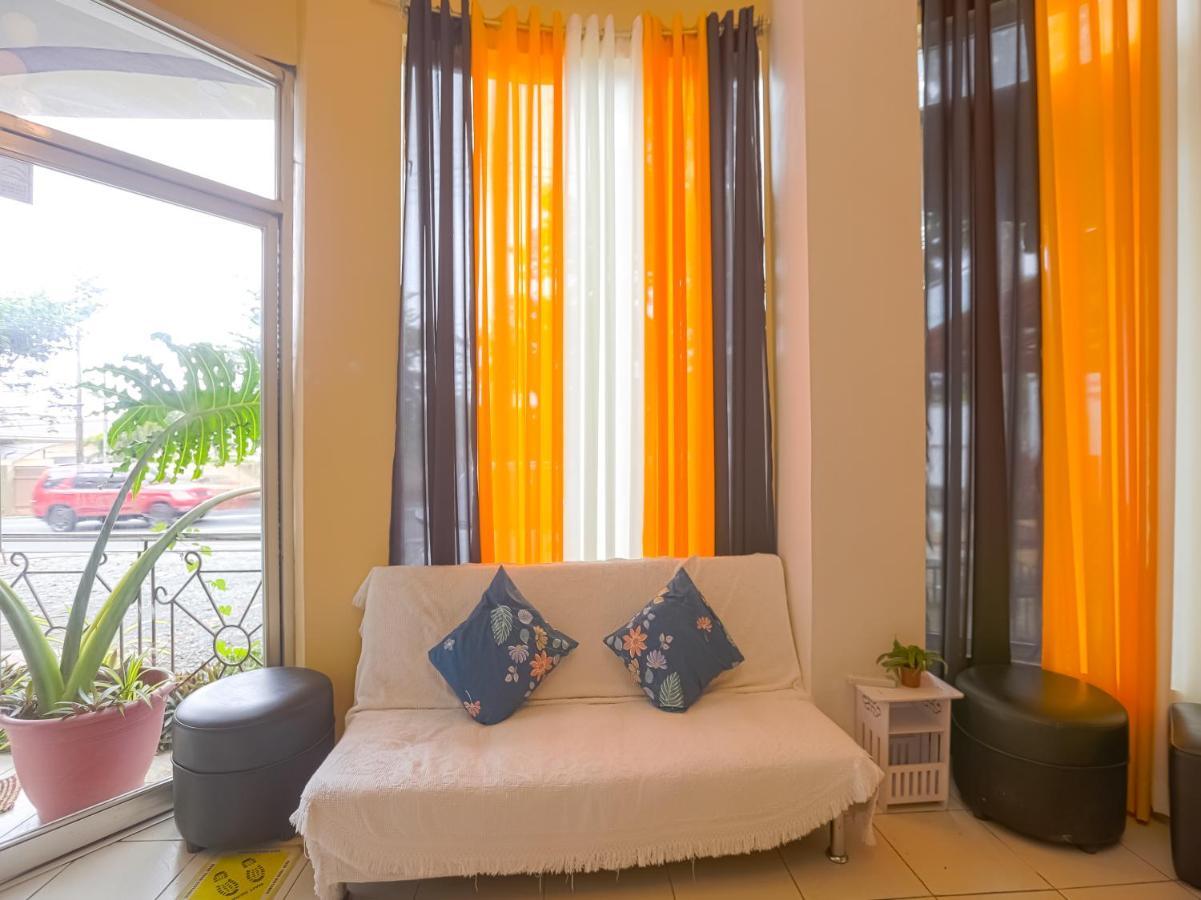 Oyo 759 Royal South Garden Suites Tagaytay City Exterior foto